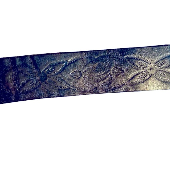 Old Stud Belt Dark leather with slight Blue tint Hand embossed - Picture 3 of 7